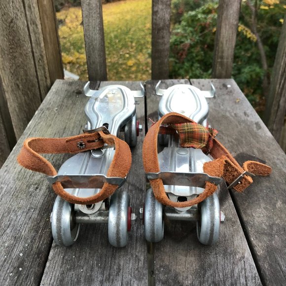Vintage Metal Roller Skates Adjustable Ankle Strap No 63 Globe-Union Inc No Key - Picture 11 of 17